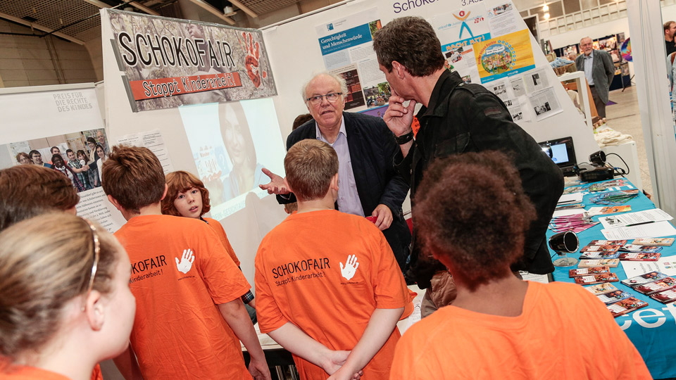 Gewinner des WDR-Kinderrechtepreises 2014 | Bildquelle: WDR/Zanettini Gewinner des WDR-Kinderrechtepreises 2014