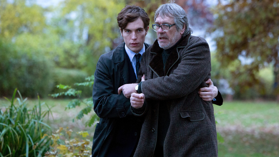 Joe Lambe (Tom Hughes, l) und Arkady (Marcel Iures) | Bildquelle: WDR/BBC Joe Lambe (Tom Hughes, l) und Arkady (Marcel Iures)