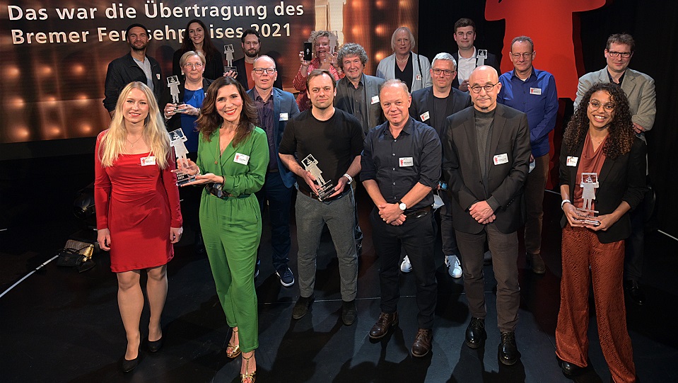Die Gewinnerinnen und Gewinner des Bremer Fernsehpreises 2021 | Bildquelle: Radio Bremen/Michael Bahlo Die Gewinnerinnen und Gewinner des Bremer Fernsehpreises 2021
