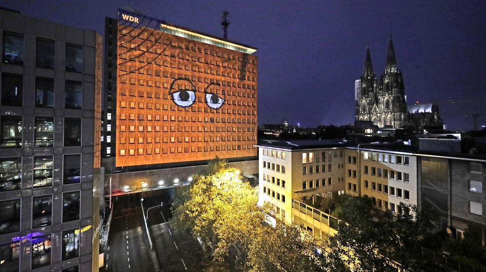 Das WDR-Archivhaus verwandelte sich in eine XXL-Leinwand für die Maus