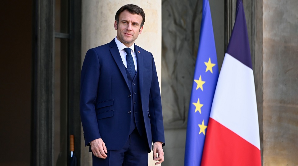 Amtsinhaber Emmanuel Macron | Bildquelle: WDR/picture alliance/dpa/MAXPPP/Julien Mattia, Amtsinhaber Emmanuel Macron