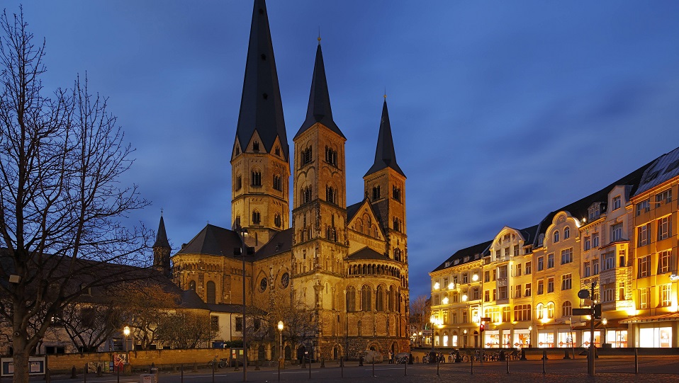 Münsterbasilika zu Bonn | Bildquelle: WDR/imago/Werner Otto Münsterbasilika zu Bonn