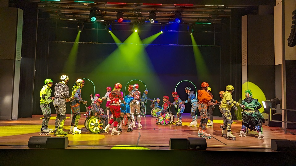 nklusion auf der Bühne: Bei Starlight Aixpress haben behinderte und nichtbehinderte Menschen gemeinsam gespielt und gesungen. | Bildquelle: TABALiNGO e.V. nklusion auf der Bühne: Bei Starlight Aixpress haben behinderte und nichtbehinderte Menschen gemeinsam gespielt und gesungen.