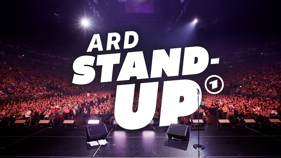 Keyvisual ARD Stand up