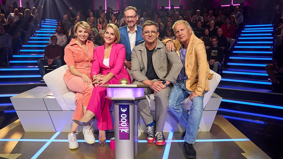Zu Gast in der letzten Ausgabe v.l.n.r.: Sabine Heinrich, Judith Rakers, Gastgeber Eckart von Hirschhausen, Hans Sigl und Uwe Ochsenknecht