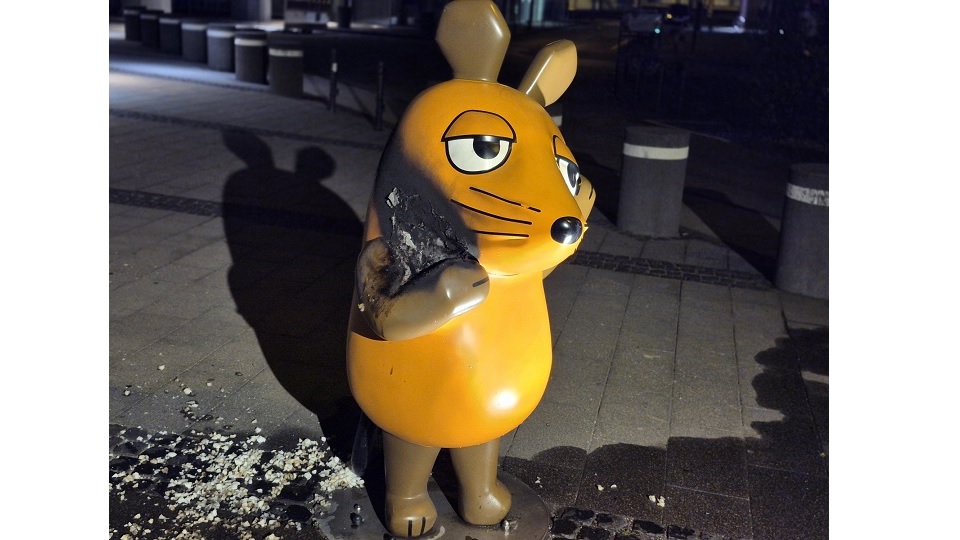Maus-Figur nach Brand