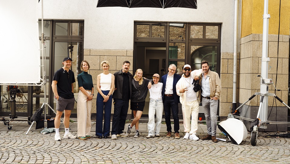 Cast und Produktionsteam von 'Westend Girl'