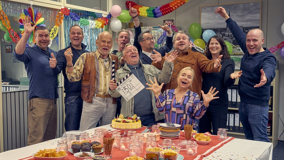 v.l.n.r.: Magnus Vattrodt (Drehbuch), Mathias Lösel (Produzent), Claus Dieter Clausnitzer (Vadder Thiel), Richard Huber (Regie), Axel Prahl (Frank Thiel), Jan Josef Liefers (Karl-Friedrich Boerne), Björn Meyer (Mirko Schrader) ChrisTine Urspruch (Silke Haller), Sophie Seitz (Redaktion), Hendrik A. Kley (Kamera)