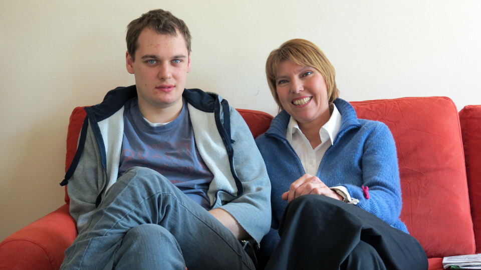 B.sucht, "Eine Menschen-Reportage mit Bettina Böttinger" | Bildquelle: WDR/Encanto B.sucht, "Eine Menschen-Reportage mit Bettina Böttinger"
