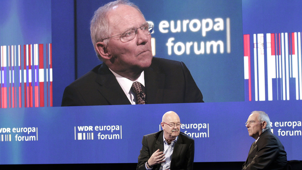 Bundesfinanzminister Wolfgang Schäuble im Gespräch mit Rolf-Dieter Krause (Leiter ARD-Fernsehstudio Brüssel)