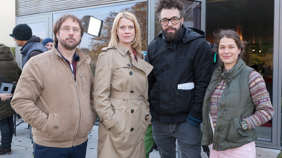 v.l. Dietmar Schäffer (Bjarne Mädel), Sophie Haas (Caroline Peters), Regisseur Jan Schomburg und Bärbel Schmied (Meike Droste)