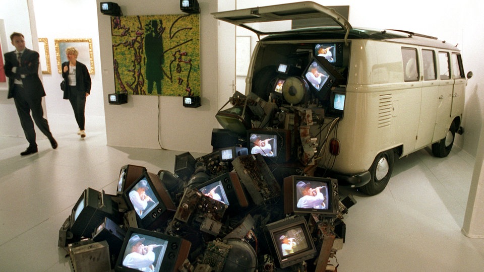 Beuys car | Bildquelle: picture-alliance / dpa Beuys car