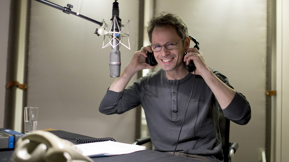 Tolja (Matthias Bundschuh) in dem Hörspiel "Ein Freund des Verblichenen".