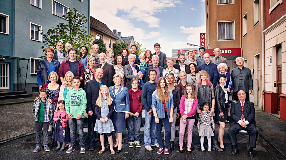 Lindenstraße - Das Ensemble der Serie im Sommer 2015