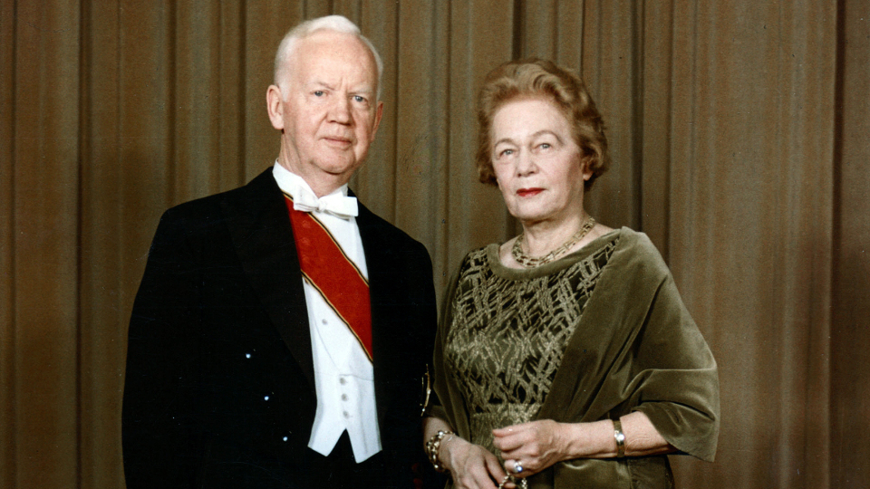 Ehemaliger Bundespräsident Heinrich Lübke mit seiner Ehefrau Wilhelmine Lübke (Foto, 1968)