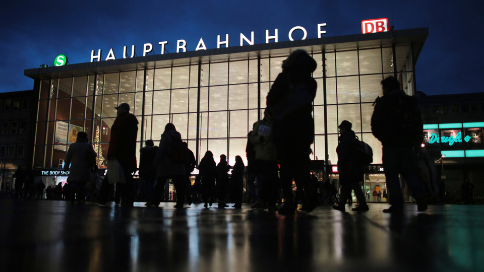 Kölner Hauptbahnhof | Bildquelle: dpa/Oliver Berg Kölner Hauptbahnhof