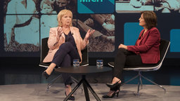 Sandra Maischberger (l) im Gespräch mit ihrem Gast Hannelore Kraft | Bildquelle: WDR/Max Kohr Sandra Maischberger (l) im Gespräch mit ihrem Gast Hannelore Kraft