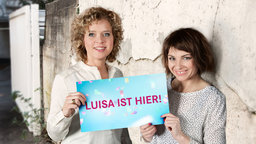 Lisa Ortgies und Sabine Heinrich (r)