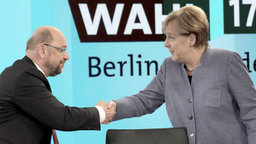 Angela Merkel (CDU) und Martin Schulz (SPD | Bildquelle: dpa/Gero Breloer Angela Merkel (CDU) und Martin Schulz (SPD