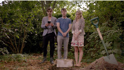 v.l.n.r. Richie (Emun Elliot), Mitch (Stephen Wright) und Alice (Amy Huberman) | Bildquelle: WDR/Guy Levy v.l.n.r. Richie (Emun Elliot), Mitch (Stephen Wright) und Alice (Amy Huberman)