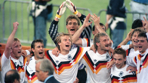 Die deutsche Mannschaft jubelt über über den Gewinn des Fußball-WM