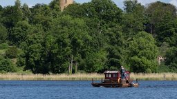 Ein Holzfloß | Bildquelle: picture alliance/dpa Ein Holzfloß