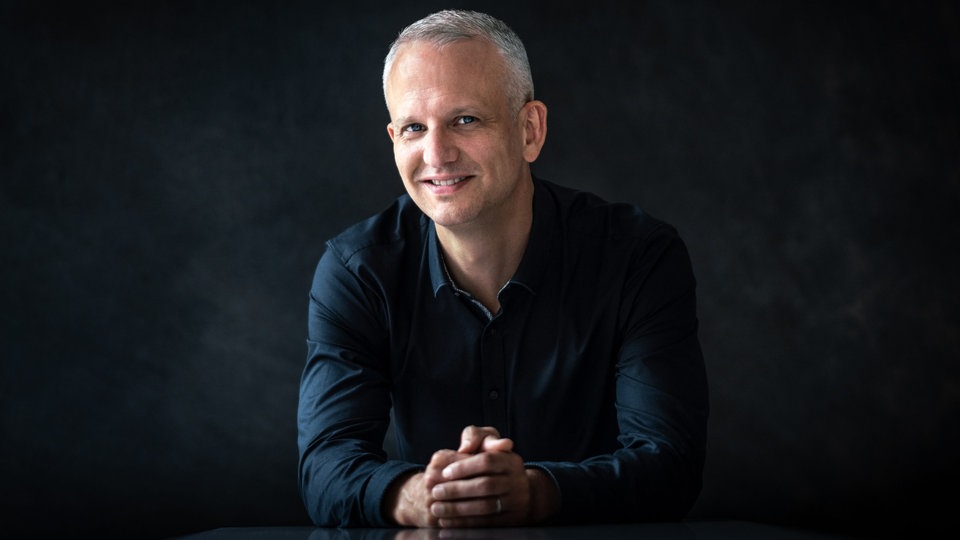 Nicolas Fink, den neuen Chefdirigenten des WDR Rundfunkchors