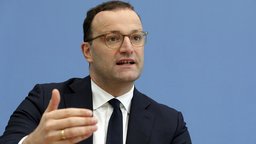 Bundesgesundheitsminister Jens Spahn | Bildquelle: dpa/ap/Michael Sohn Bundesgesundheitsminister Jens Spahn