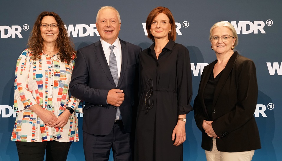 v.l.: Claudia Schare (Vorsitz Verwaltungsrat), Tom Buhrow (Intendant), Dr. Katrin Vernau (aktuell Verwaltungsdirektorin des WDR) und Corinna Blümel (stellvertretende Vorsitzende Rundfunkrat).