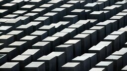 Das Holocaust-Denkmal in Berlin | Bildquelle: WDR/imago/paulrose Das Holocaust-Denkmal in Berlin